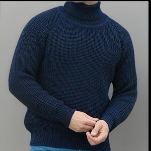 Men's Aran Submariner Turtleneck Sweater -
100% Pure Wool | Navy | Like New!